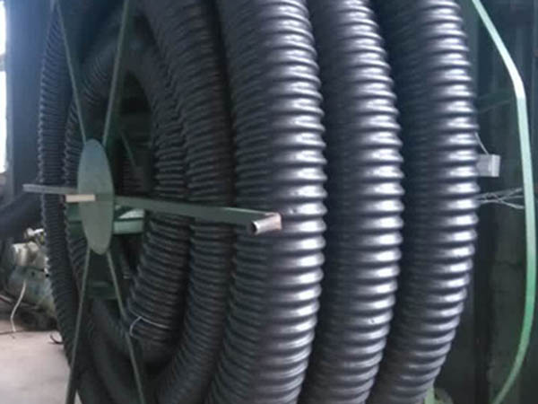 25HDPE埋地碳素波紋管螺旋護套管